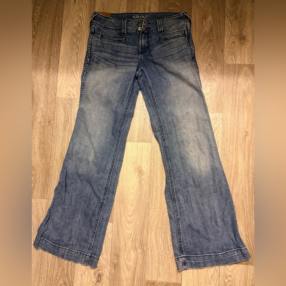 Ariat Denim Trouser Jeans Size 26S Medium Wash Wide Leg Flare Back Pocket Detail